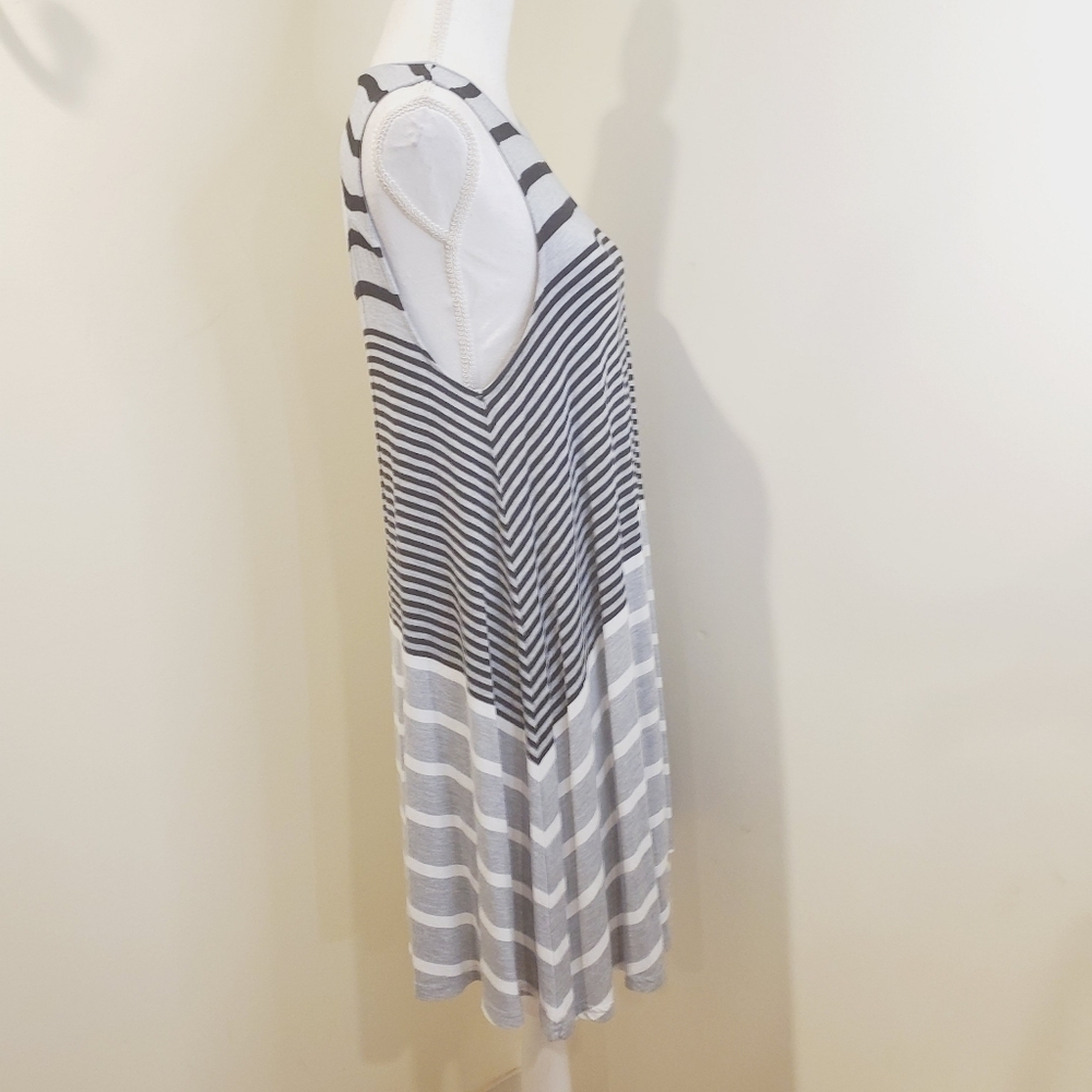 Soft and Sexy by American Eagle Outfitter stripes white and gray dress … - Picture 8 of 10